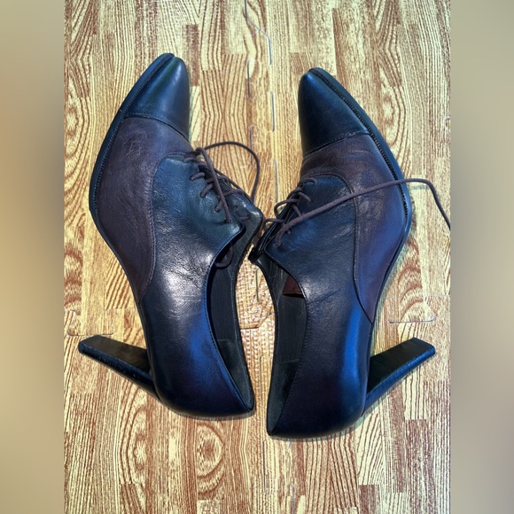 Stuart Weitzman size 8 brown point toe heels - Picture 4 of 14